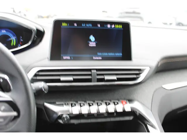 Peugeot 3008 1.6 HYbrid 225 GT 2020 Hybride Benzine 22