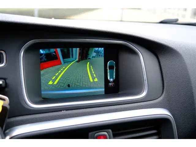 Volvo V40 2.0 T3 Nordic+ Pano|Xenon|Leder|Navi 2016 Benzine 16