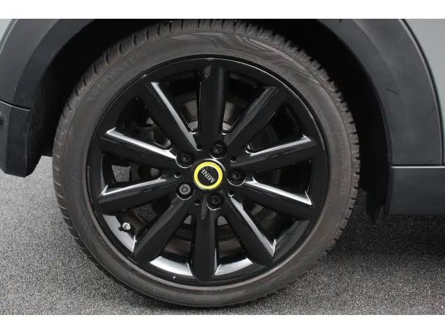 MINI Electric Cooper Charged 33 kWh 2020 Elektrisch 19