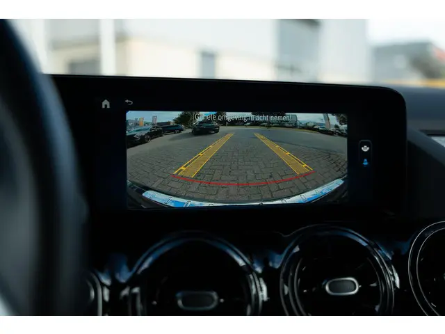 Mercedes-Benz GLA 180 Business Line 2023 Benzine 12