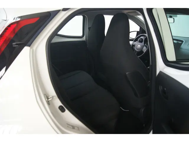 Toyota Aygo 1.0 VVT-i x 2020 Benzine 8