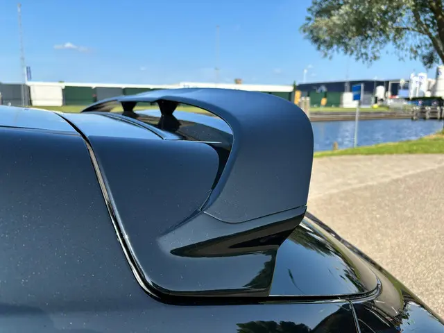 Opel Astra GTC 2.0 Turbo OPC | Recaro | 20inch 2018 Benzine 18