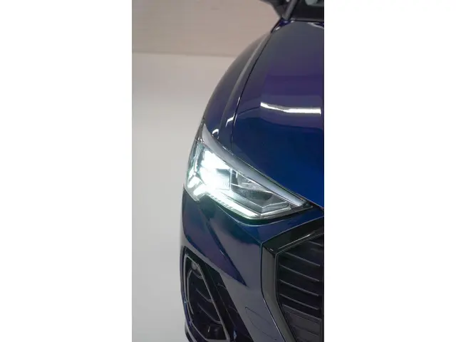 Audi Q3 45 TFSI e S line 2022 Hybride Benzine 14