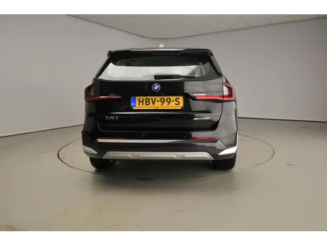 BMW iX1 xDrive30 2025 Elektrisch 3