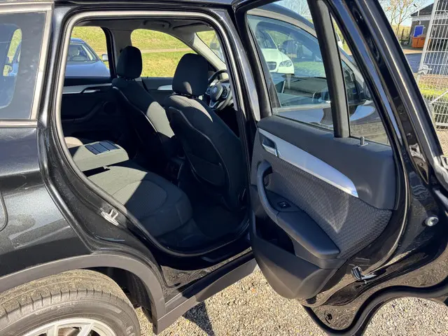 BMW X1 xDrive20i High Executive 2018 Benzine 31