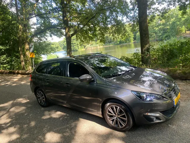 Peugeot 308 SW 1.2 PureTech Allure 2017 Benzine 15