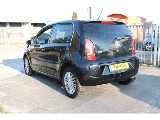 Volkswagen up! 1.0 high up! BlueMotion 2013 Benzine 5