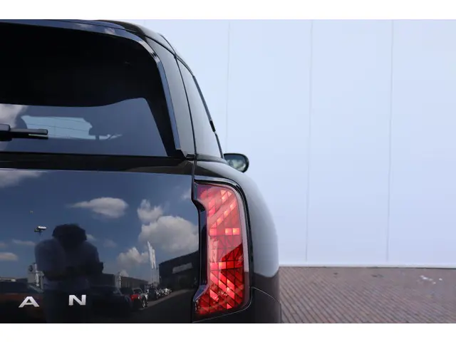 MINI Countryman C Aut. 2024 Benzine 9