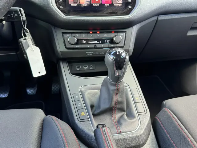 SEAT Ibiza 1.0 TSI FR BUSINESS INTENSE 2020 Benzine 20