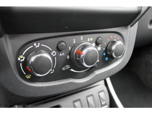 Dacia Duster 1.2 TCe 4x2 Blackshadow 2017 Benzine 14