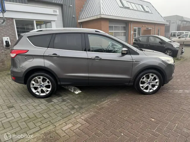 Ford Kuga 1.6 Titanium 2014 Benzine 4