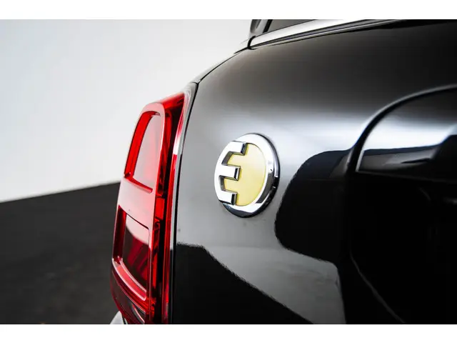MINI Countryman Cooper SE ALL4 2022 Hybride Benzine 28
