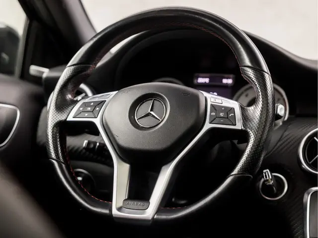 Mercedes-Benz A-Klasse 250 AMG Sport 2013 Benzine 21