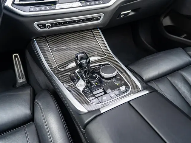 BMW X5 xDrive45e 2021 Hybride Benzine 12