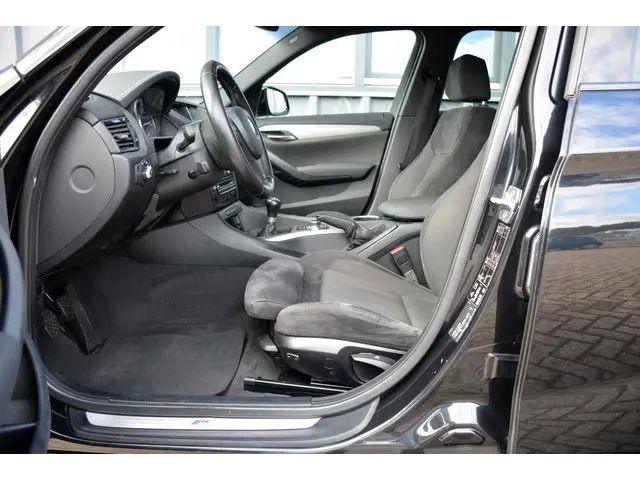 BMW X1 XDrive20i M Sport High Executive 2015 Benzine 29
