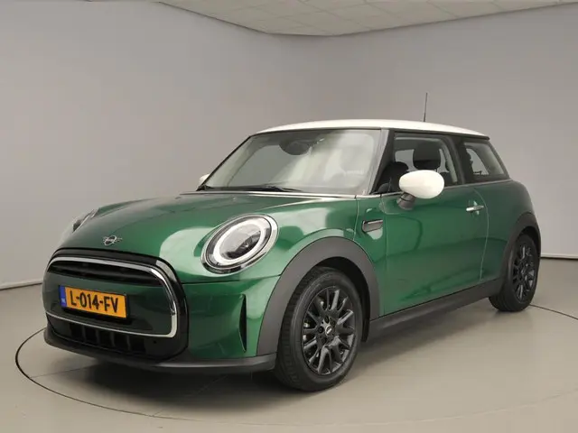 MINI 3-Deurs Cooper 2021 Benzine 32