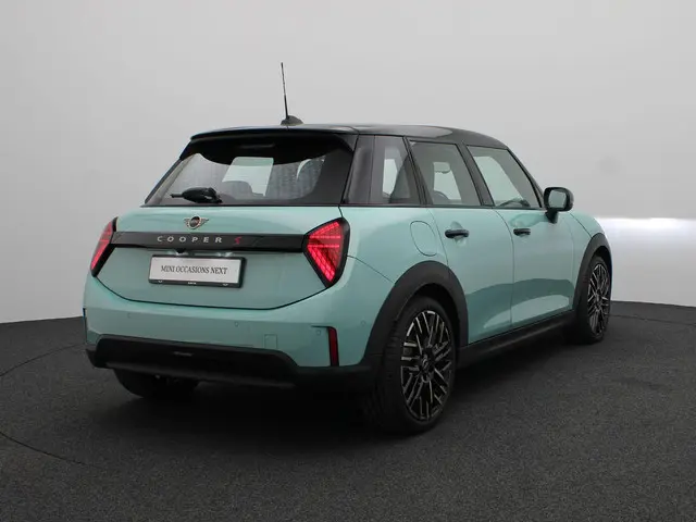 MINI 5-Deurs Cooper S 2025 Benzine 2
