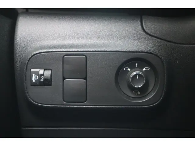 Citroën C3 1.2 PureTech C-Series | CARPLAY | 2023 Benzine 17