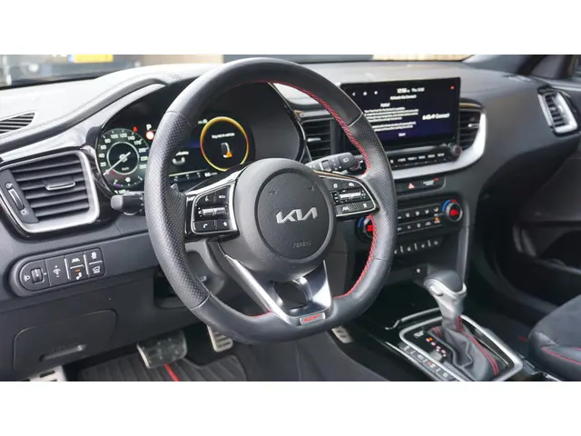 Kia ProCeed 1.6 T-GDI 204pk GT 2022 Benzine 26