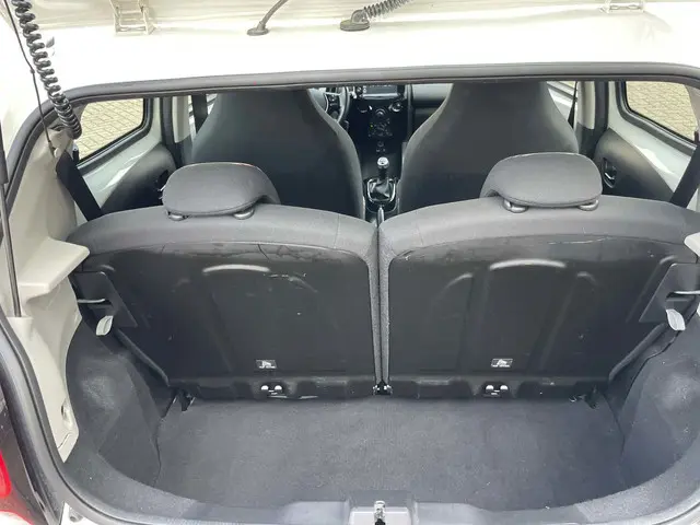 Citroën C1 1.0 VTi Shine / camera / navigatie 2019 Benzine 13