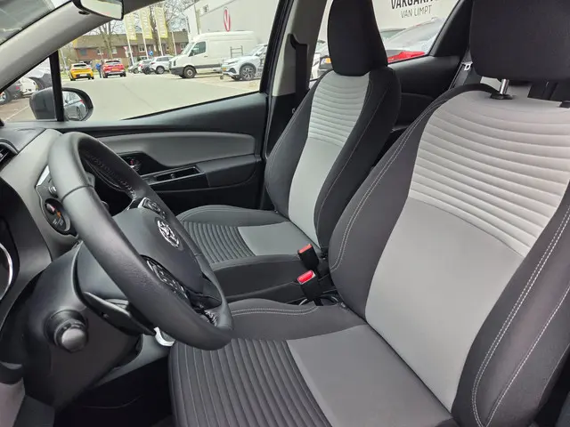 Toyota Yaris 1.5 VVT-i Active 2020 Benzine 8