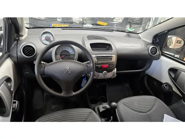 Peugeot 107 1.0 Active 2012 Benzine 13