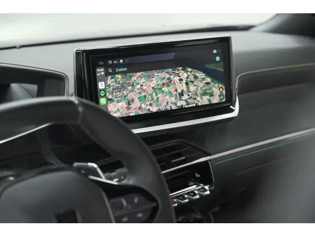 Peugeot 2008 PureTech 130 EAT8 GT 2024 Benzine 68