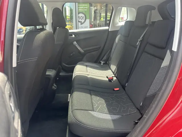 Peugeot 2008 1.2 110pk Blue Lion 2017 Benzine 11