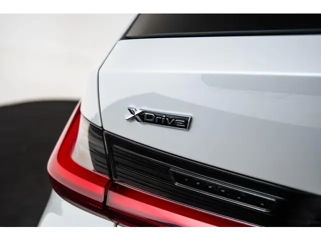 BMW 3 Serie Touring 330e xDrive 2023 Hybride Benzine 40