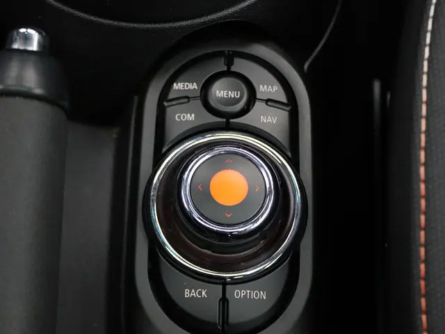 MINI 3-Deurs Cooper 2020 Benzine 18
