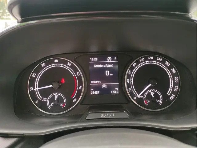 Škoda Fabia 1.0 TSI 110PK DSG Ambition 2023 Benzine 14