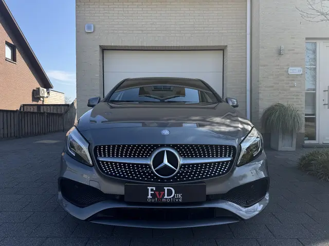Mercedes-Benz A-Klasse 180 AMG 2016 Benzine 8