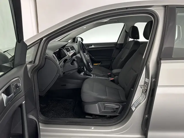 Volkswagen e-Golf {SOH-91%} 2019 Elektrisch 8