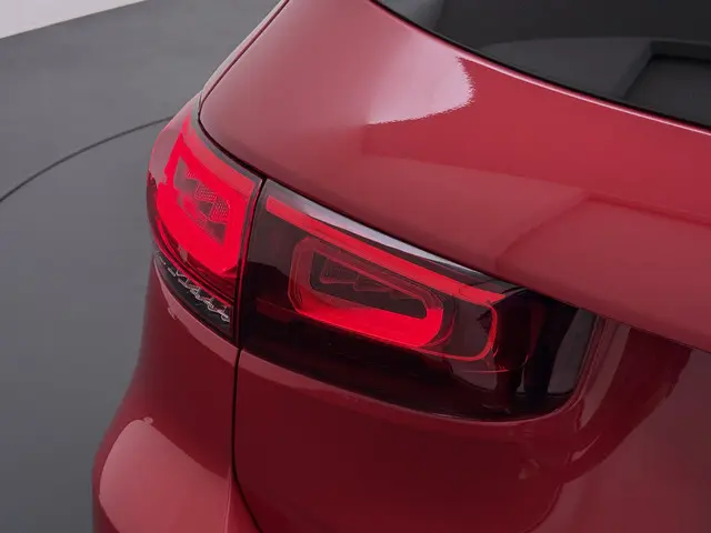 Mercedes-Benz GLB 200 AMG line 2022 Benzine 3