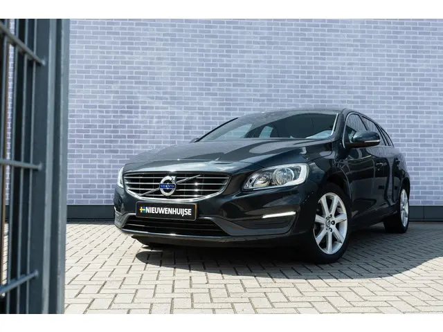Volvo V60 T3 150 pk Momentum Automaat 2014 Benzine 19