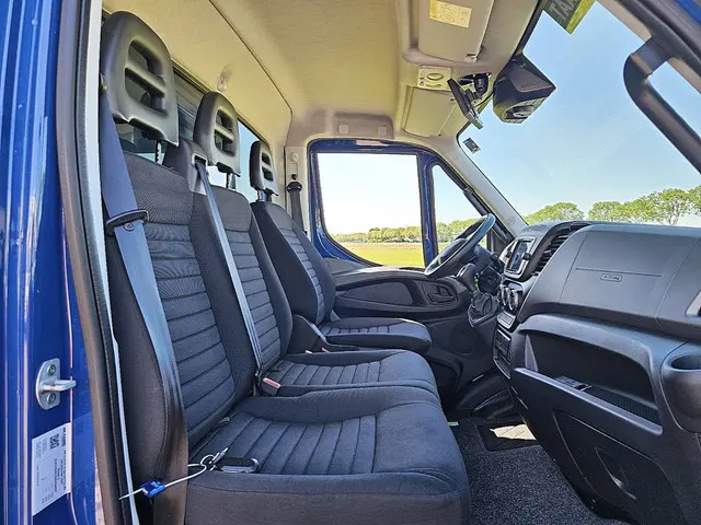 Iveco Daily 40C18 2022 Diesel 7