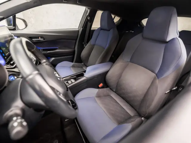 Toyota C-HR 1.8 Hybrid Sport 2018 Hybride Benzine 15