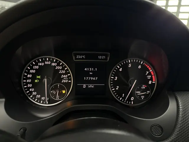 Mercedes-Benz A-Klasse 180 2012 Benzine 11