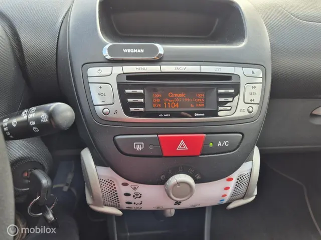 Peugeot 107 1.0 Envy 2013 Benzine 13