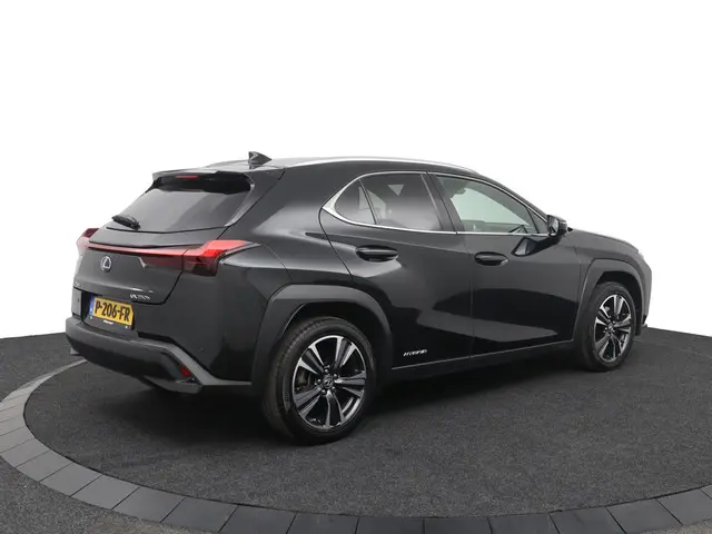 Lexus UX 2