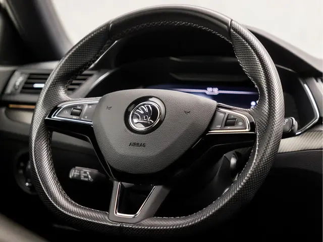 Škoda Superb Combi 1.5 TSI Sportline 2020 Benzine 22