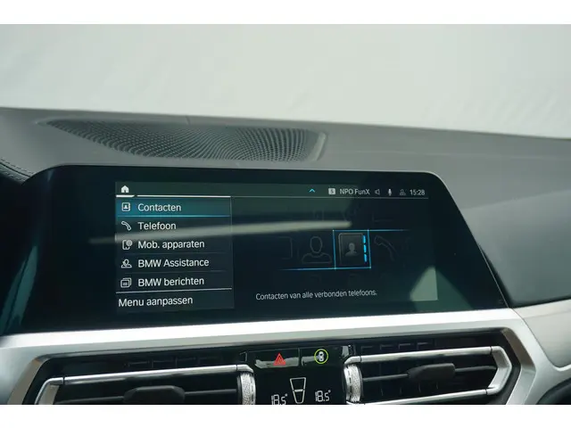 BMW 3 Serie Sedan 320e 2022 Hybride Benzine 22