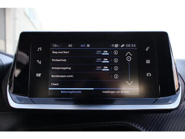 Peugeot 2008 1.2 Allure 2022 Benzine 31