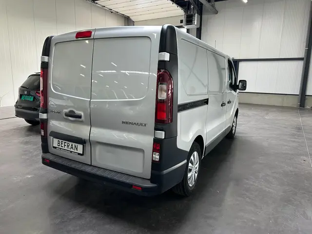Renault Trafic 2.0 dCi 120 Pk Airco/ PDC 2020 Diesel 4