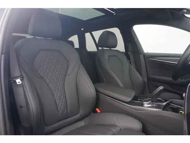 BMW 5 Serie Touring 530e 2024 Hybride Benzine 10