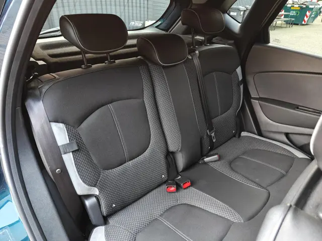 Renault Captur 0.9 TCe Bose 2018 Benzine 15