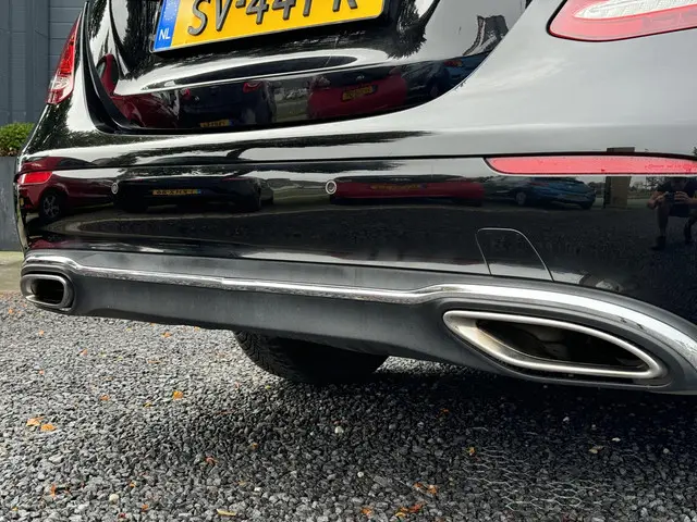 Mercedes-Benz E-Klasse 200 Premium 2018 Benzine 36