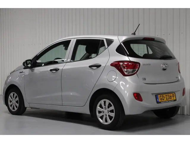 Hyundai i10 1.0i i-Drive 2015 Benzine 10