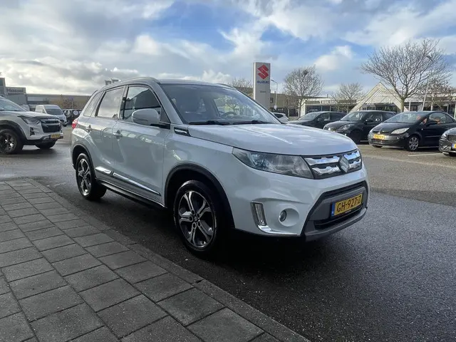 Suzuki Vitara 2