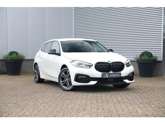 BMW 1 Serie 118i Executive Sportline Aut. 2021 Benzine